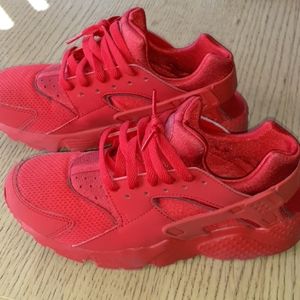 Nike Huarache 6.5 Y. Red.  Beautiful.